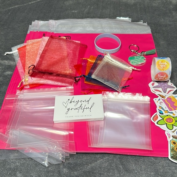 127 Items Shipping & Thank You Bundle!! Poly Mailers & Thank You Seller Kit - Picture 2 of 4